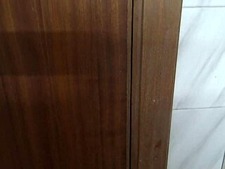 hej, pastorek, poliži mojo dlakavo pičko zdaj, ok?