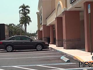 Babe With Perfect Body Gets Rewarded