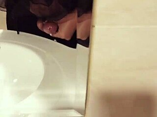 Sex Crossdresser Masturbates