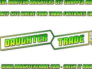 Chanel Grey dan Chloe Temple ditangkap main light sabers di pawagam seronok.