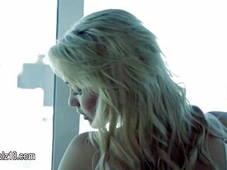 Cock in her unbelievable blonde pussy 😍