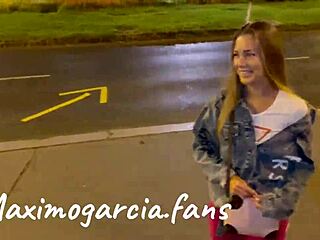 我在街上看到美女吸大鸡巴