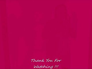 想看红发熟女淋浴伺候大黑鸡巴吗？