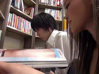 Noiva Japonesa em Encontro Secreto na Livraria, Qual o Plano Safado Dela?