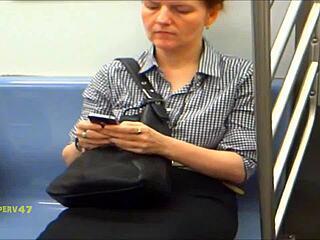 Я обожаю эти сексуальные, пахучие ноги рыжей MILF