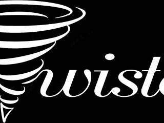 مغازلة تويستر ساخنة مع مراهقة شقراء من أولهيرلوف