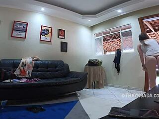 couldn't resist fucking delivery guy with huge cock 😏