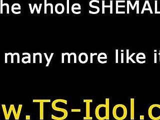 Shemale tvrdě šuká tuhle žhavou děvku pro divoký výstřik na obličej