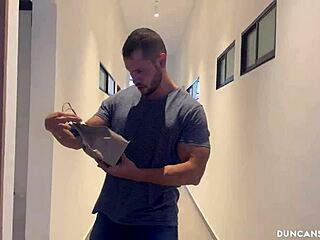 dropping off some thick dick to my Latina babe tonight