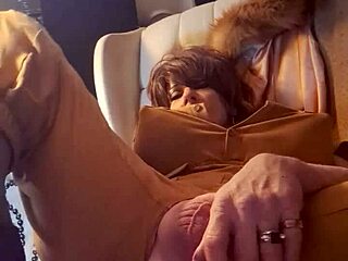 Fine ass tranny rides big dildo