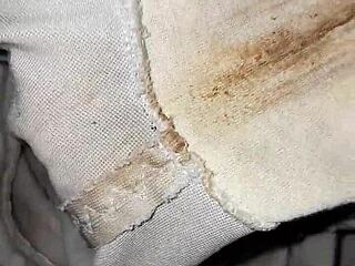 Smutsiga trosor från emo-grannen