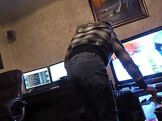 wild irish rose says, 'fuck me hard in the slums, you hoe'