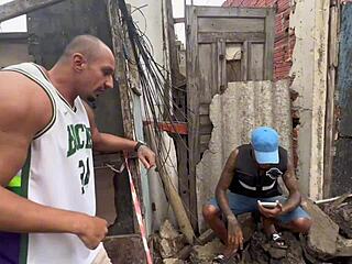 invasão anal com a loirinha do mano de são paulo