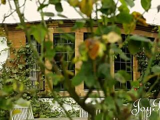 Wow! My hot tennis coach bends over for deepthroat action!