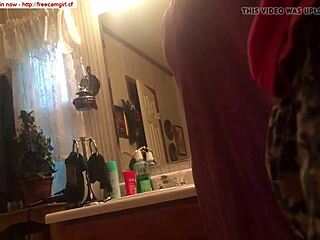 Mirando a mi madrastra en webcam por un buen rato