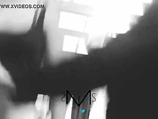 Look at that cameltoe in the supermarket!