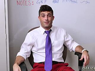 Straight man experiences first gay blowjob from Lance 😏