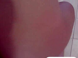 Two Babes Getting Foursome Sex on the Bed?