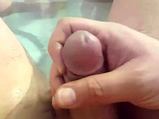 شوف زب كبير جاهز للنيك الجامح