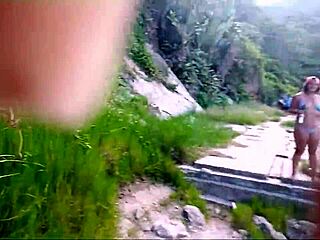 I watch the girls squirt in Guarujá with big tits and orgasms