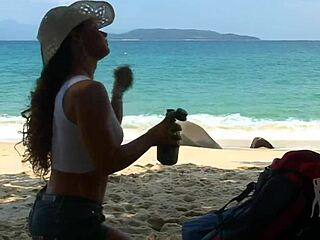 Viviane Araujo shows off her Brazilian ass in ultra HD