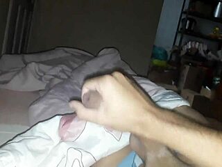 Gusta bartoo enjoys a solo session