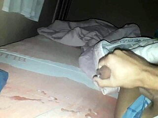 Gusta bartoo enjoys a solo session