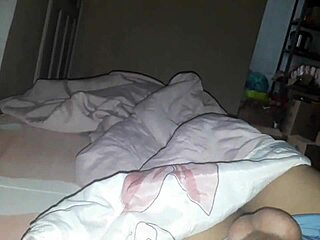 Gusta bartoo enjoys a solo session