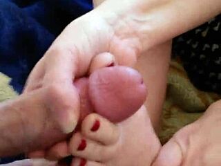 Raven gives a toejob, getting fucked between her toes in this intense foot fetish scene