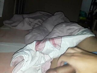 Gusta bartoo enjoys a solo session