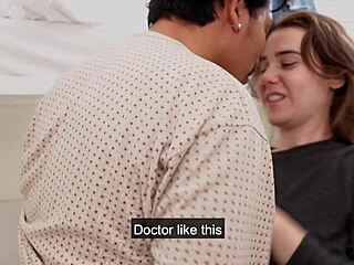 En la residencia, compañeros hacen roleplay de princesa y plebeyo con charla sucia y preliminares por primera vez.