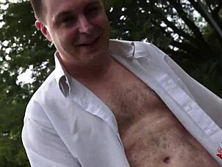 Spicygirl e Andrea cavalcano selvaggiamente al Parco Chico Mendez per cum facciale