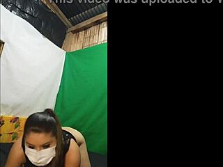 Elle a 40 ans elle est chaude elle crève d'envie de jeunes hommes athlétiques pour de l'action sperme frais