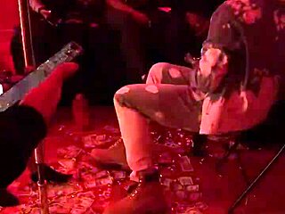 Shake that big ass babe