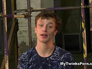 Poslušní twinkové mučení a šukání v drsném syrovém čtyřhře část 2