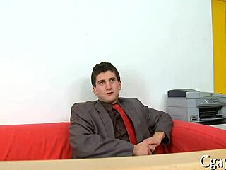 Obří pták gay porn: Zvládneš tu velikost?