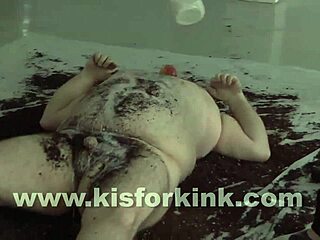 Ulusal Domuz Günü'nü BDSM Aktiviteleriyle Kutluyoruz