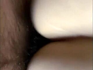 Настоящие любители трахаются жестко во время сексуального танца на шесте