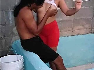 Mi vecina morena adora la verga, ¿quieres verla?