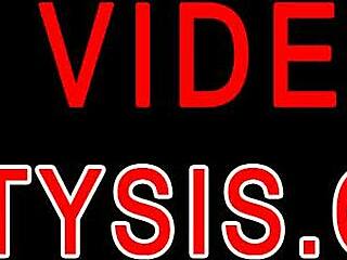 Ayudando a mi hermana con sus necesidades de jardinería en charla casual