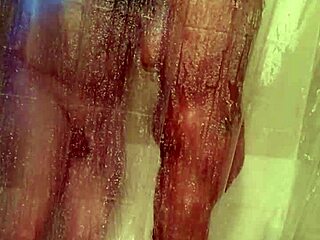 Mandeezy4u2 Gets Wet and Wild in Shower Play