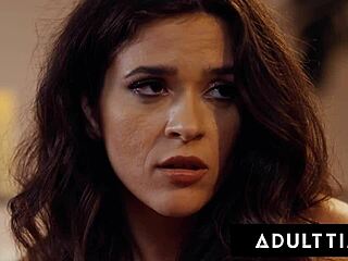 I’m hooked on femdom therapist Casey Calvert teaching Victoria Voxxx dominance tricks!