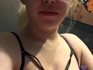 russian slut shows tits on periscope 😏