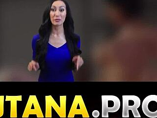 Her mouth and anus take fresh sperm loads in hot 3D futa action.