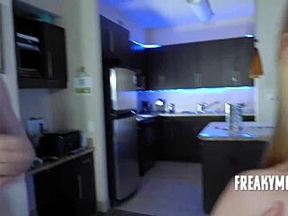 Ups, nevlastná mama a nevlastná teta ma tvrdo dvojmočujú