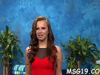 Adolescentă micuță stilată 18+ suge pula în muie misionar