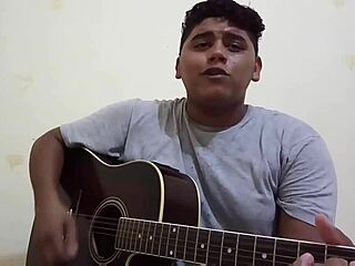 this fat guy makes you cum while singing music