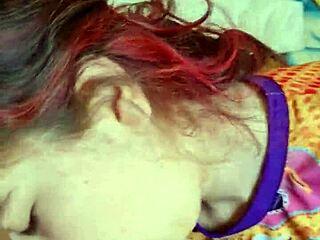 Aku bagi blowjob lembap pada roommate Latina aku dan pancut dalam mulut dia.