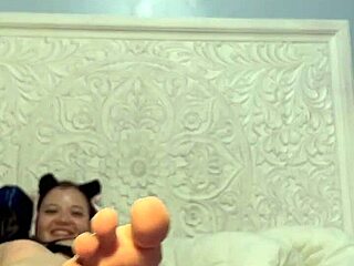 Kitty Getting Dressed Sexy for Asian Webcam Photoshoot