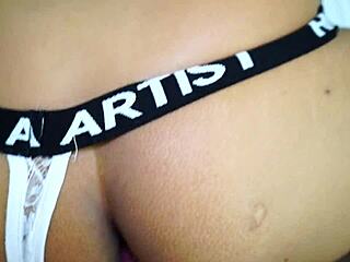 Rommelige Creampie Druipt Uit Mijn Thaise Vriendinnetjes Strakke Gat! 💦